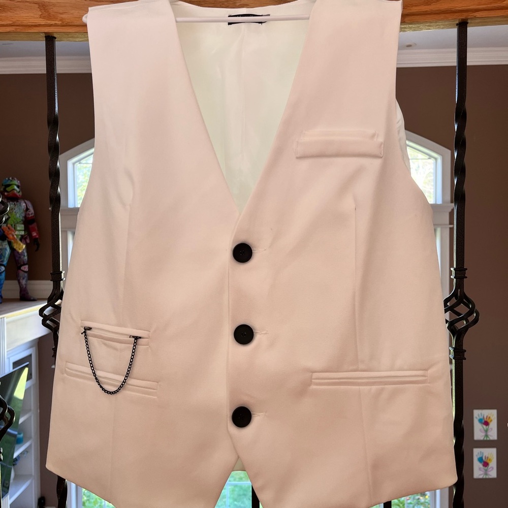 Adjustable in the back, comes from a smoke-free home. It was just used once